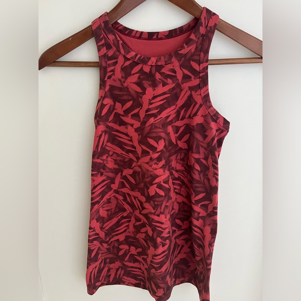 lululemon athletica Red and Black Patterned Tank Top. Size.0